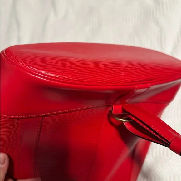 Louis Vuitton Vibrant Red Epi Leather Sling Bag - Picture 6 of 16